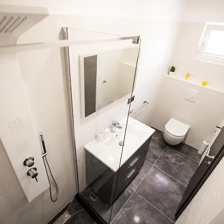 Andelina In Near The Center With Private Pool And Sauna - By Ta Leut Agency Вилла Задар