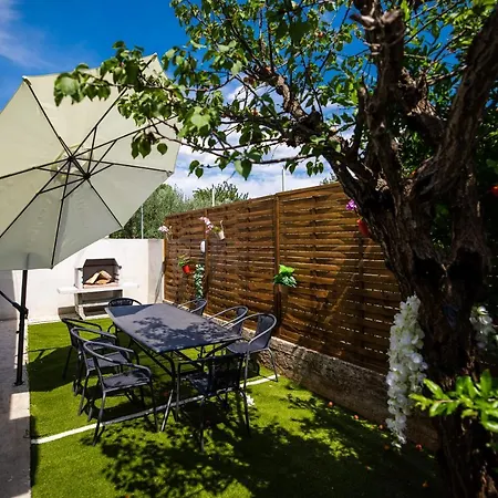 Andelina In Near The Center With Private Pool And Sauna - By Ta Leut Agency Вилла